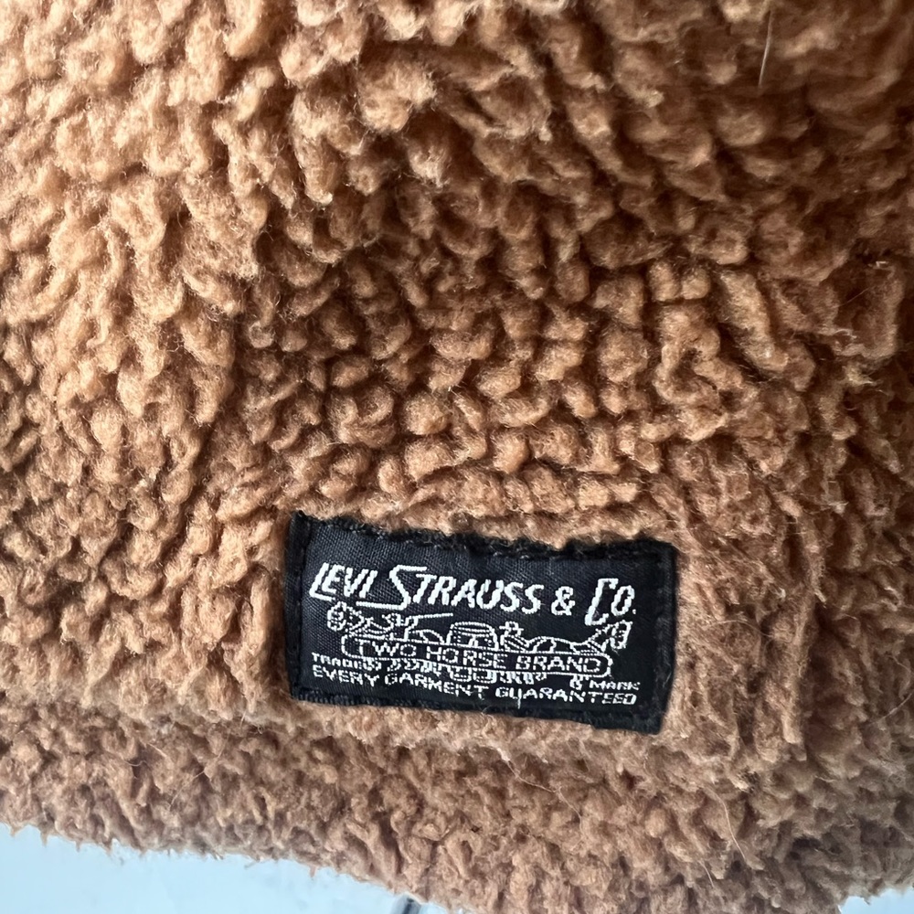 Levi’s brown Sherpa jacket. - Picture 4 of 5